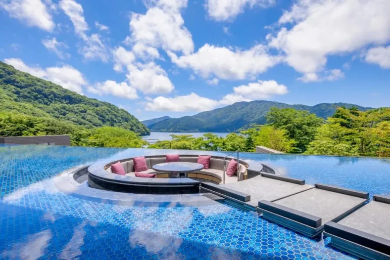 liburan romantis hakone